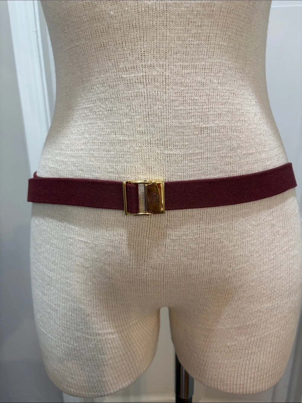 Etienne Aigner burgundy cloth belt sz L
